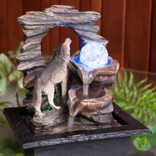 WOLF HOWLING WATER FEATURE